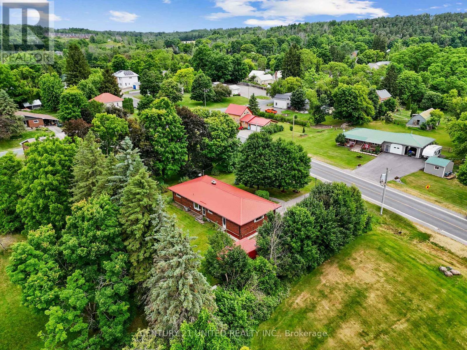 Property Photo:  35 Dominion Street  ON K0K 3K0 
