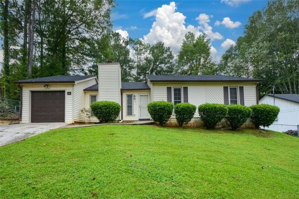 Property Photo: 1070 Salisbury Trail GA 30296