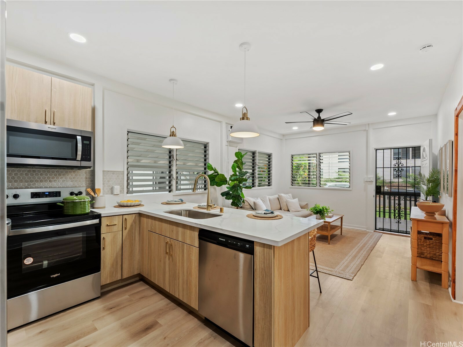 87-2204 Farrington Highway A  Waianae HI 96792 photo