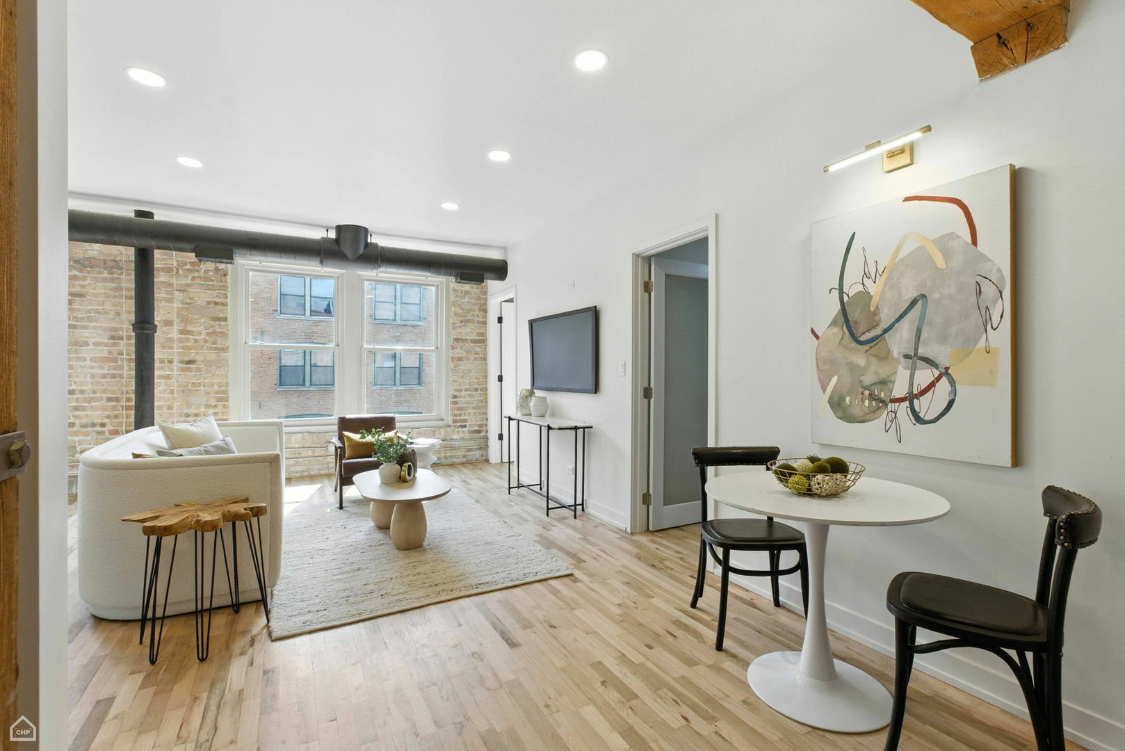 Property Photo: 515 N Noble Street 306 IL 60642