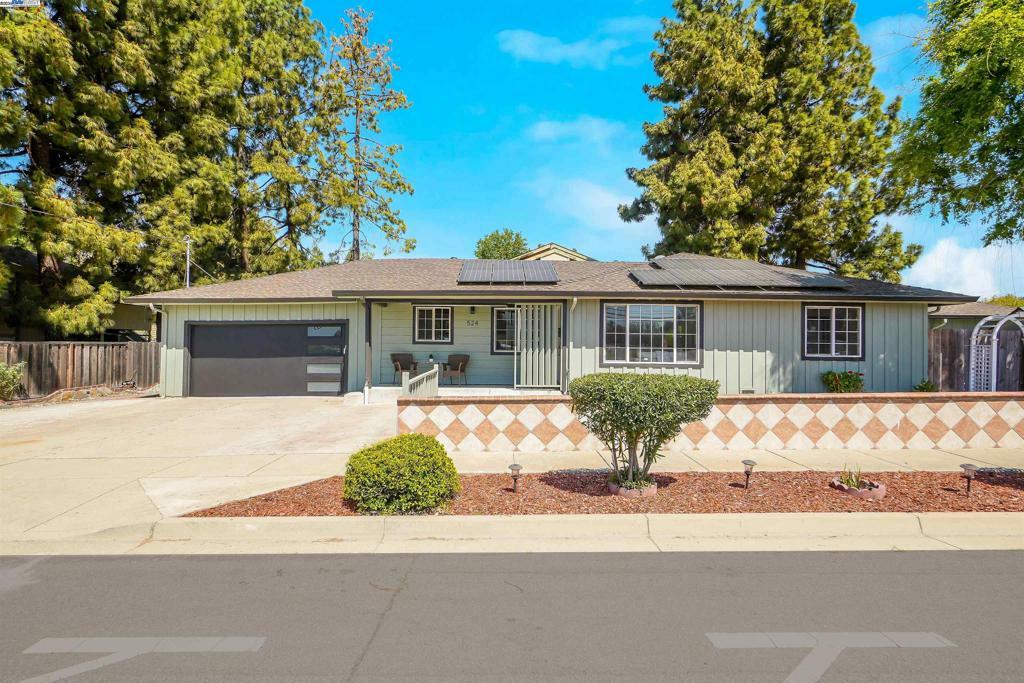 Property Photo:  524 E Warren Ave  CA 94539 