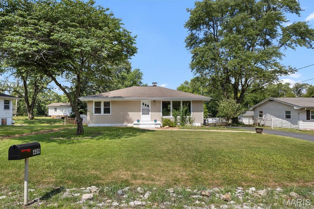 Property Photo: 409 Edgewood Drive IL 62223