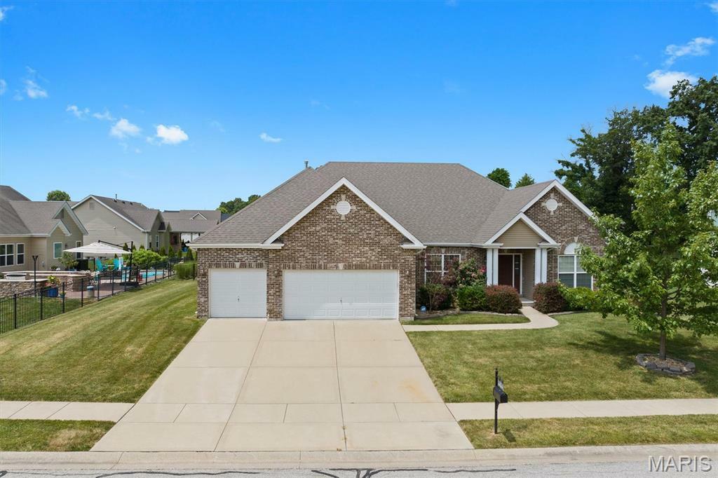 Property Photo:  105 Forest Oaks Drive  IL 62232 