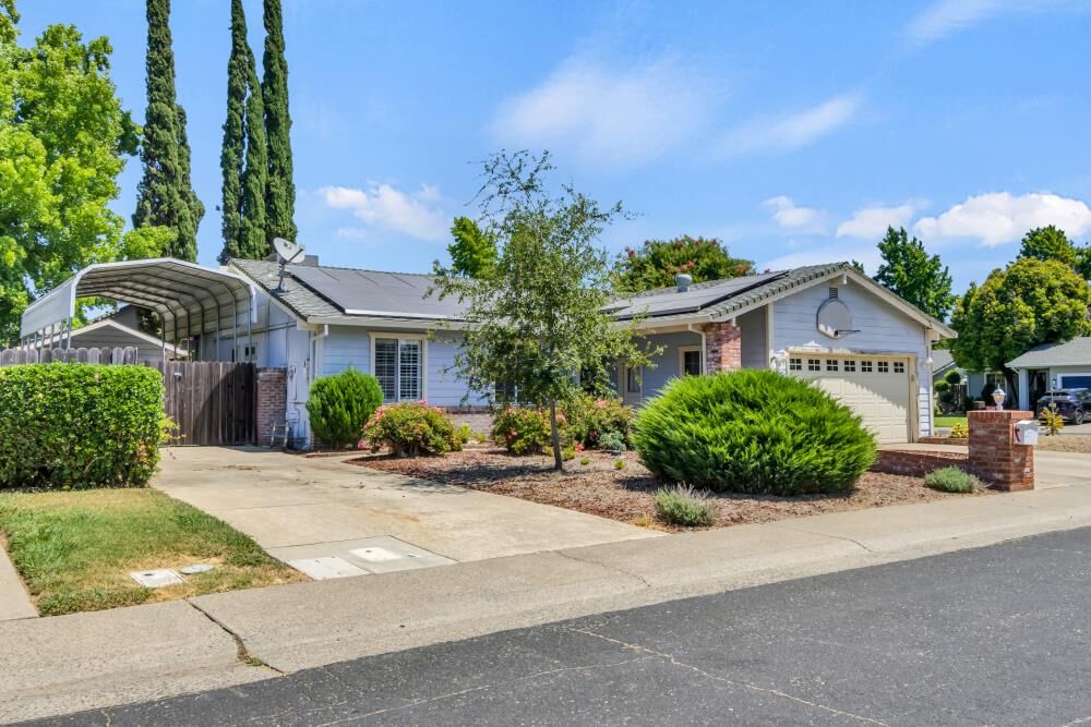 Property Photo: 101 Zien Court CA 95661