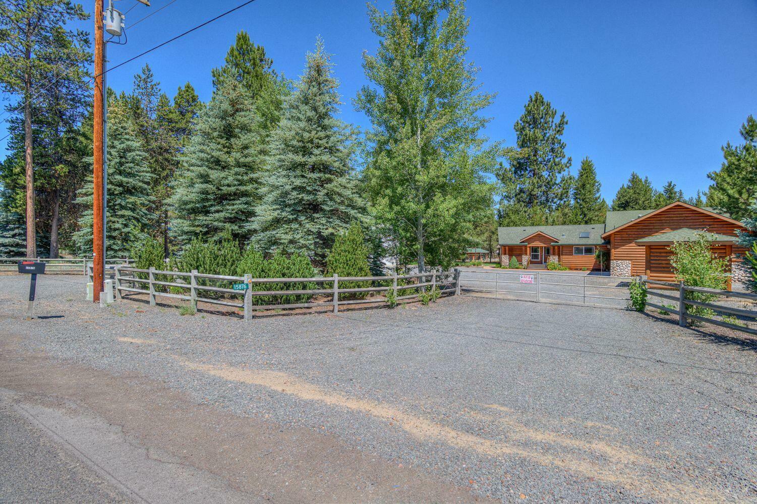 Property Photo: 15876 6th Street OR 97739