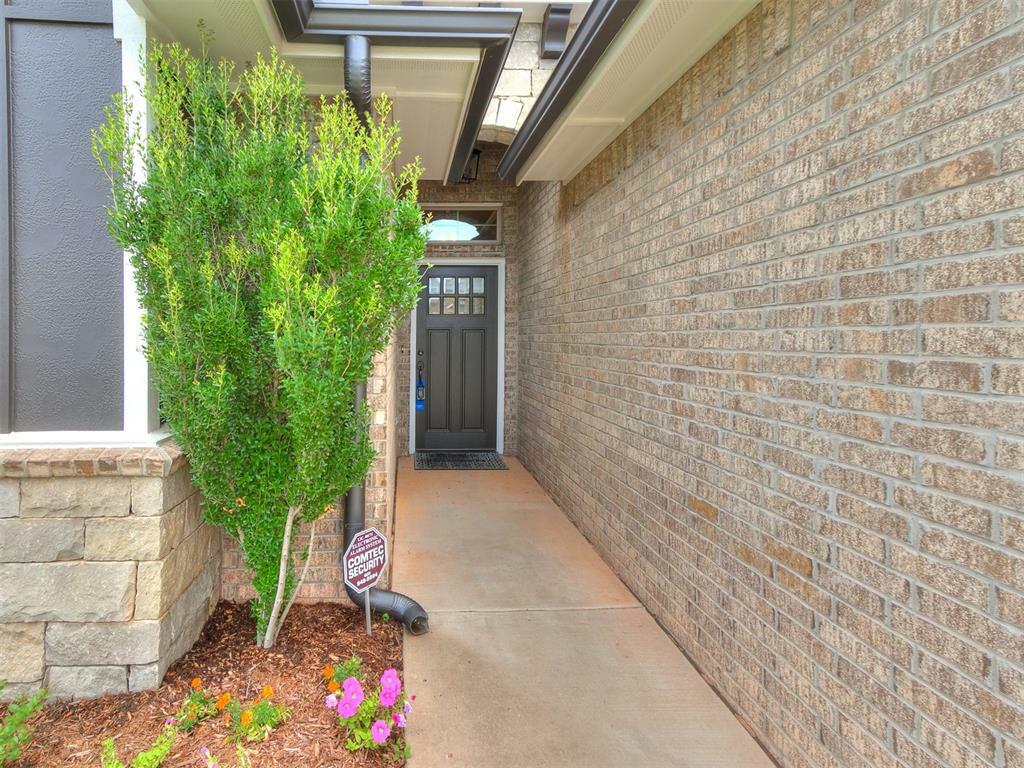 Property Photo: 821 NW 192nd Terrace OK 73012