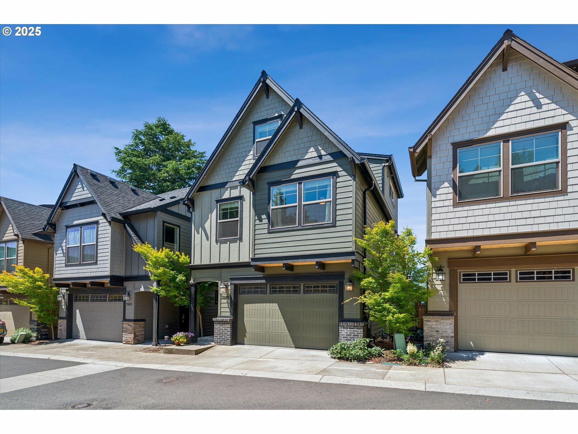 Property Photo:  7898 SW Capitol Hill Rd  OR 97219 