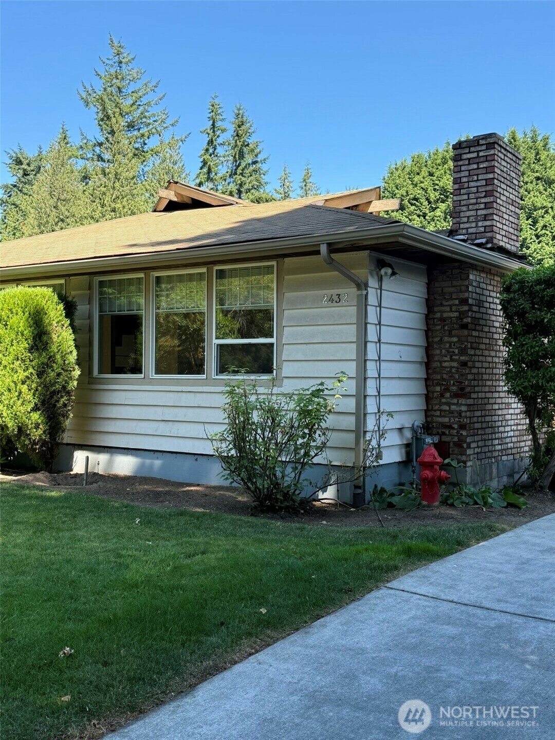 Property Photo: 2432 Jones Avenue NE WA 98056