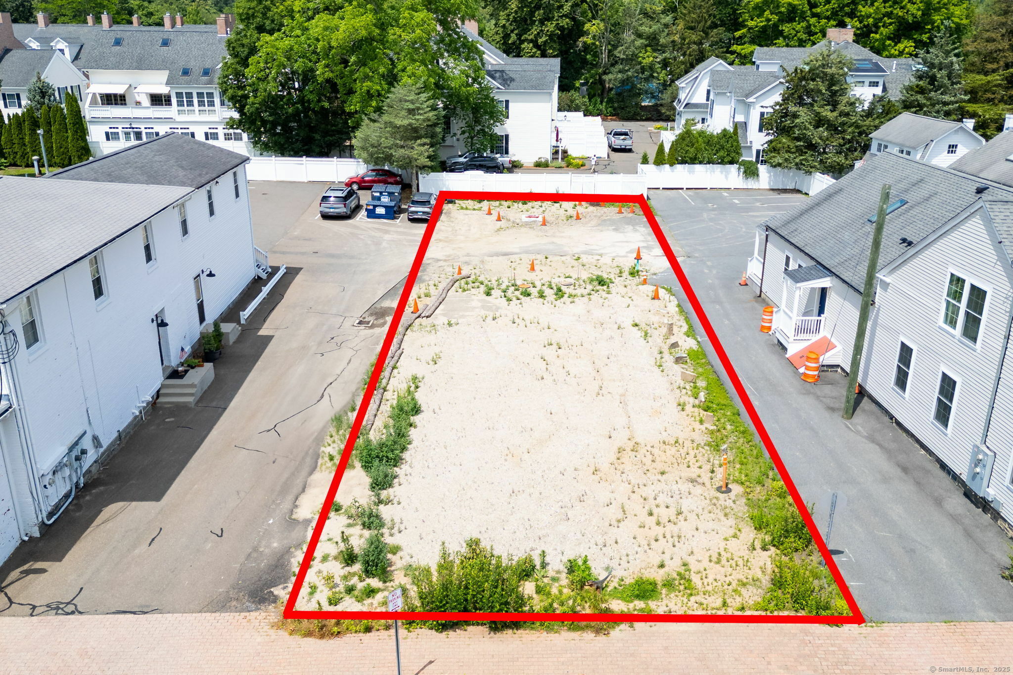 Property Photo:  885 Boston Post Road  CT 06443 