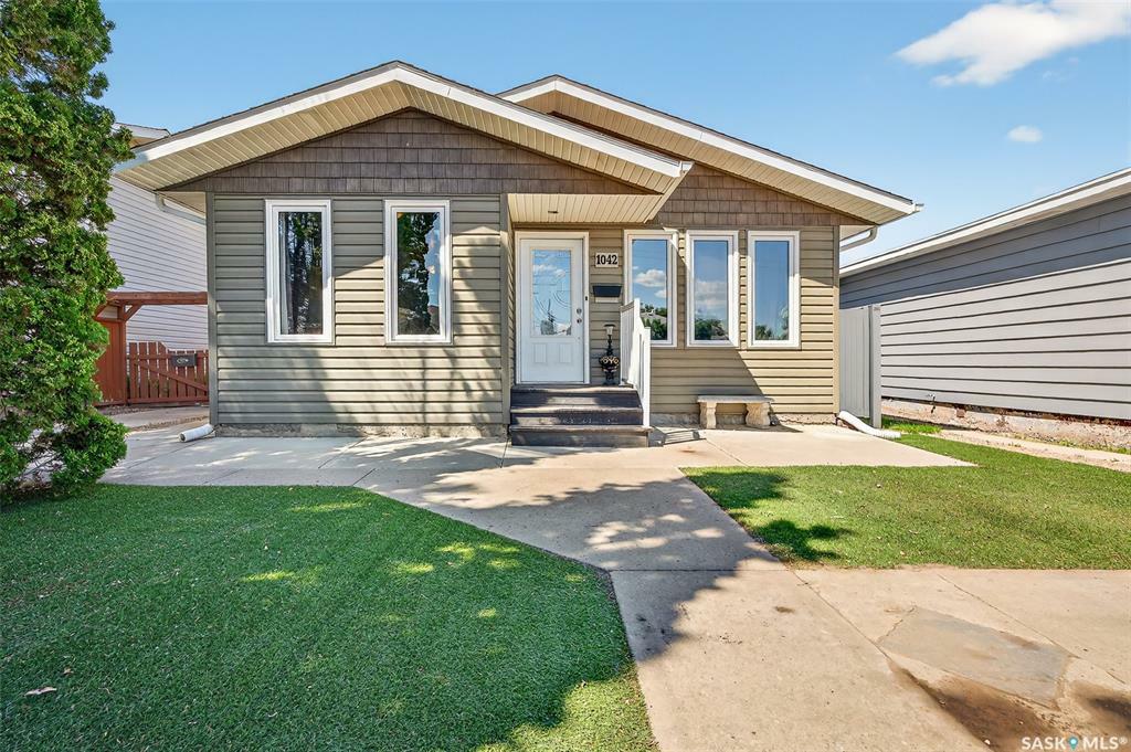 Property Photo: 1042 Montgomery Street W SK S6H 2X1
