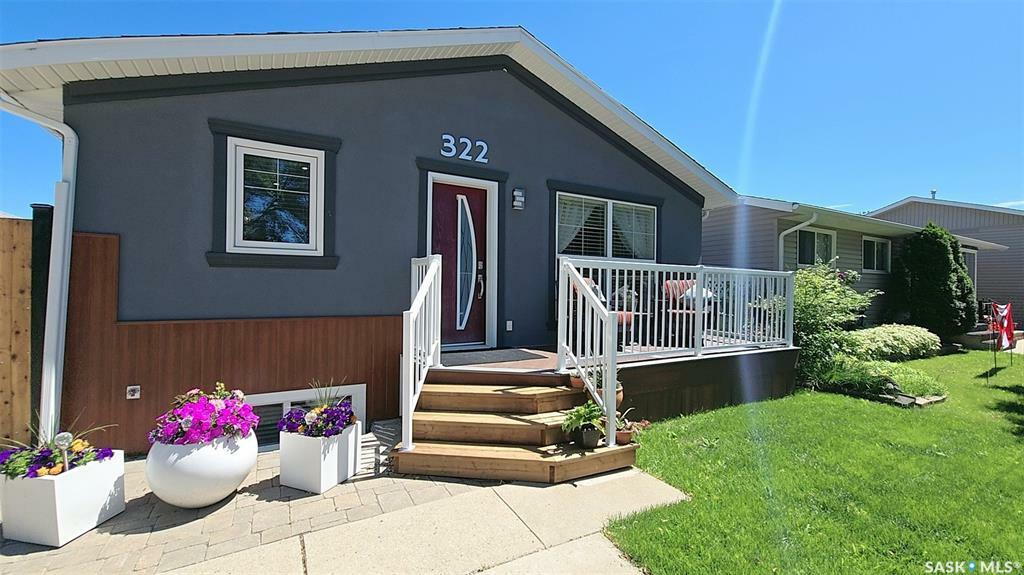 Property Photo:  322 Vanier Crescent  SK S7L 5H8 
