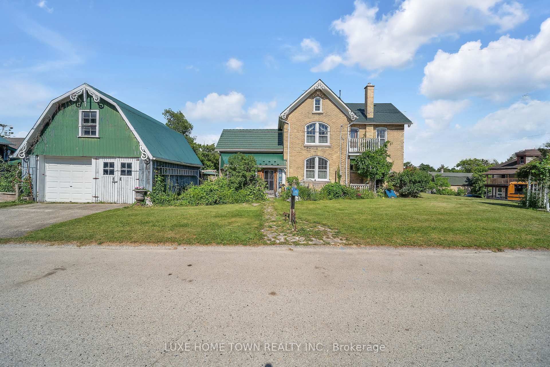 Property Photo: 402 Lambton Street E ON N0G 1R0