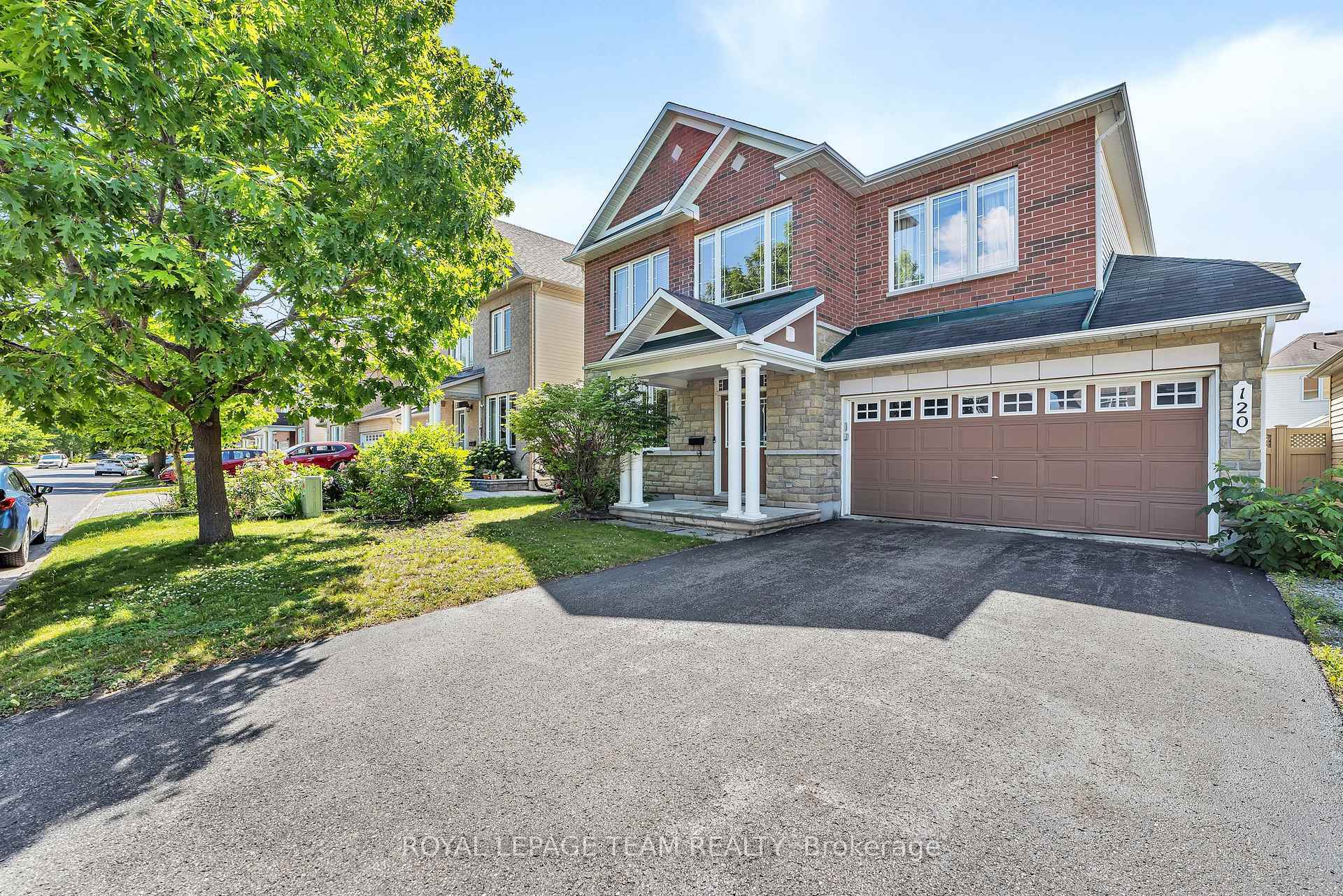 Photo de la propriété:  120 Tapestry Drive  ON K2J 0H3 