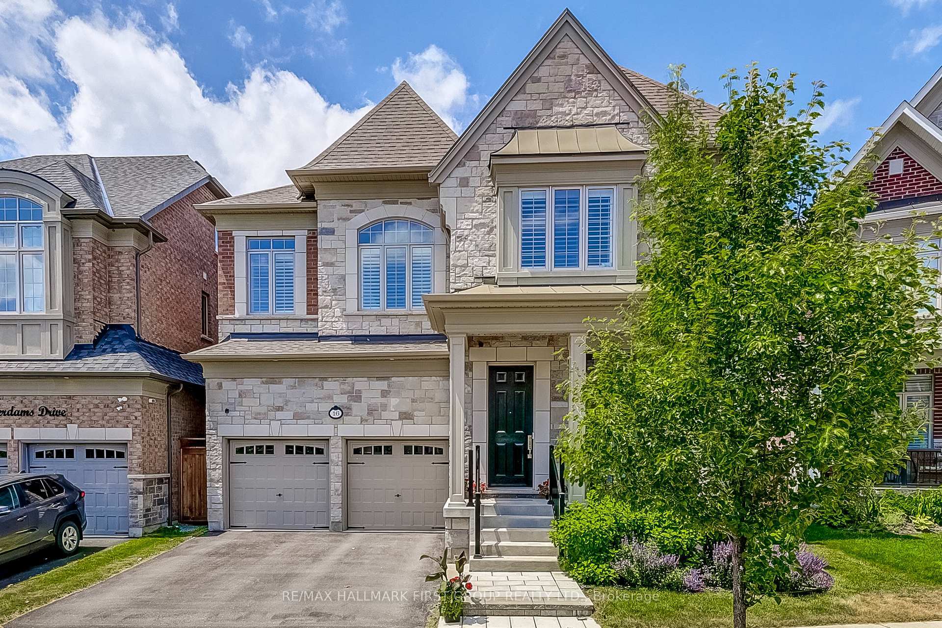 16 Beaverdams Drive  Whitby ON L1P 0C4 photo