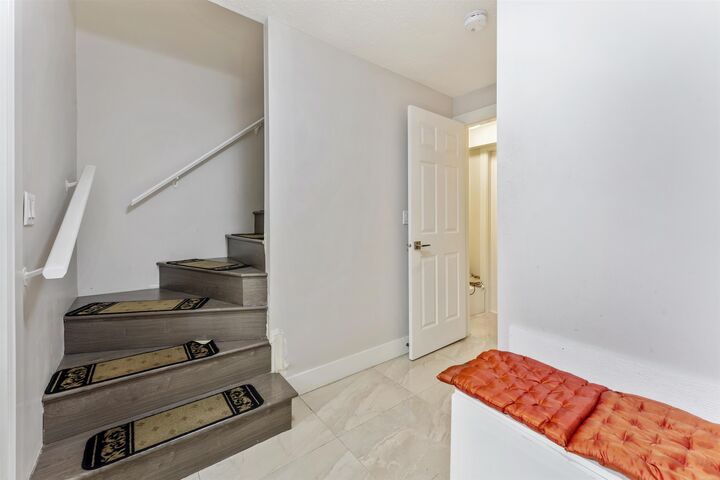 Photo de la propriété: 11725 83A Avenue BC V4C 2J9