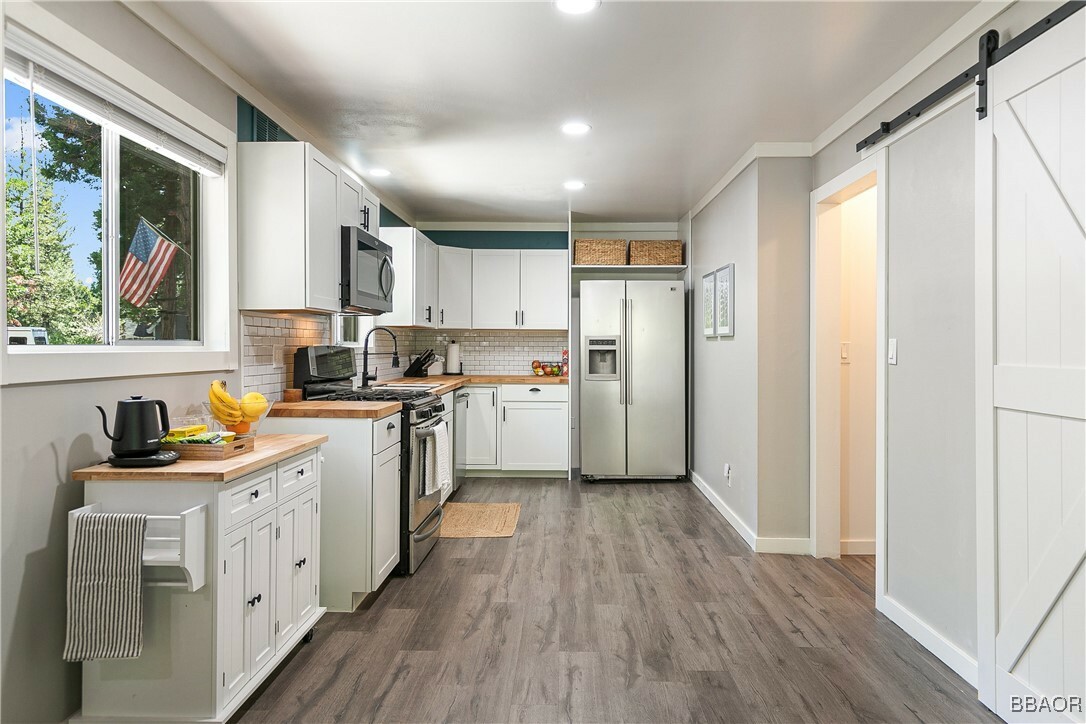 Property Photo: 568 Grass Valley Road CA 92352