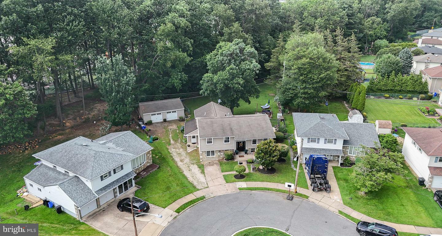 Property Photo:  603 Oakfield Lane  PA 19115 