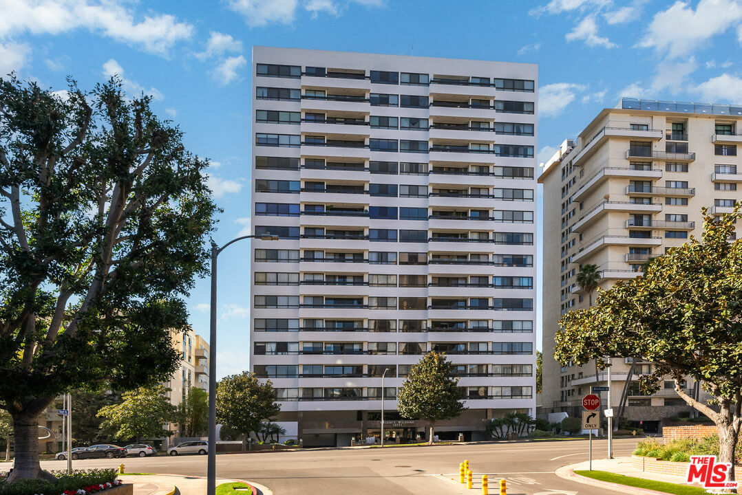 Property Photo: 10551 Wilshire Blvd CA 90024