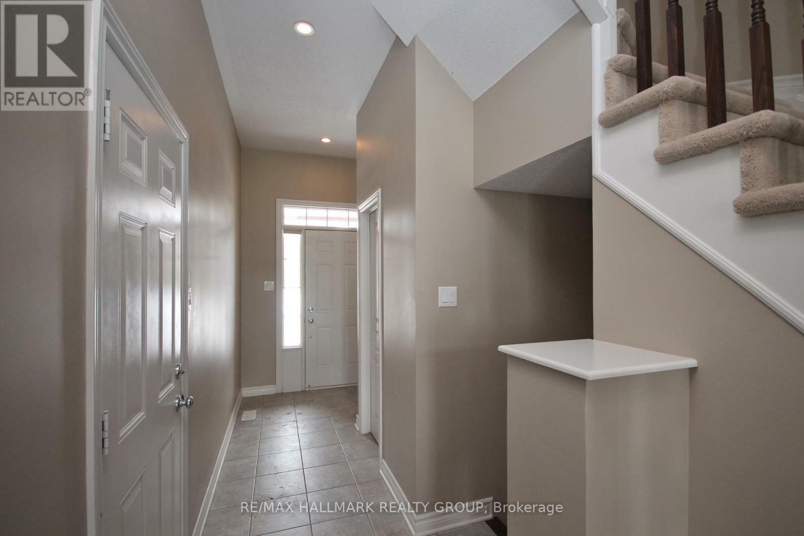Property Photo:  17 Madelon Drive  ON K2J 5C7 