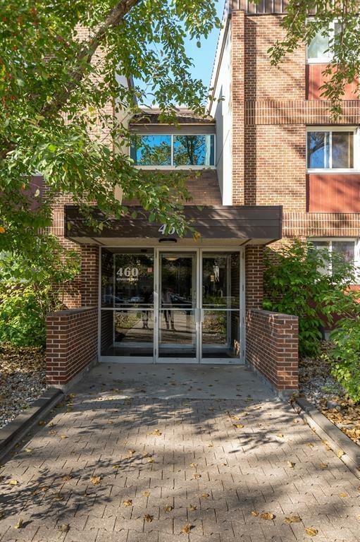 Property Photo:  460 Kenaston Boulevard  MB R3N 1Z1 