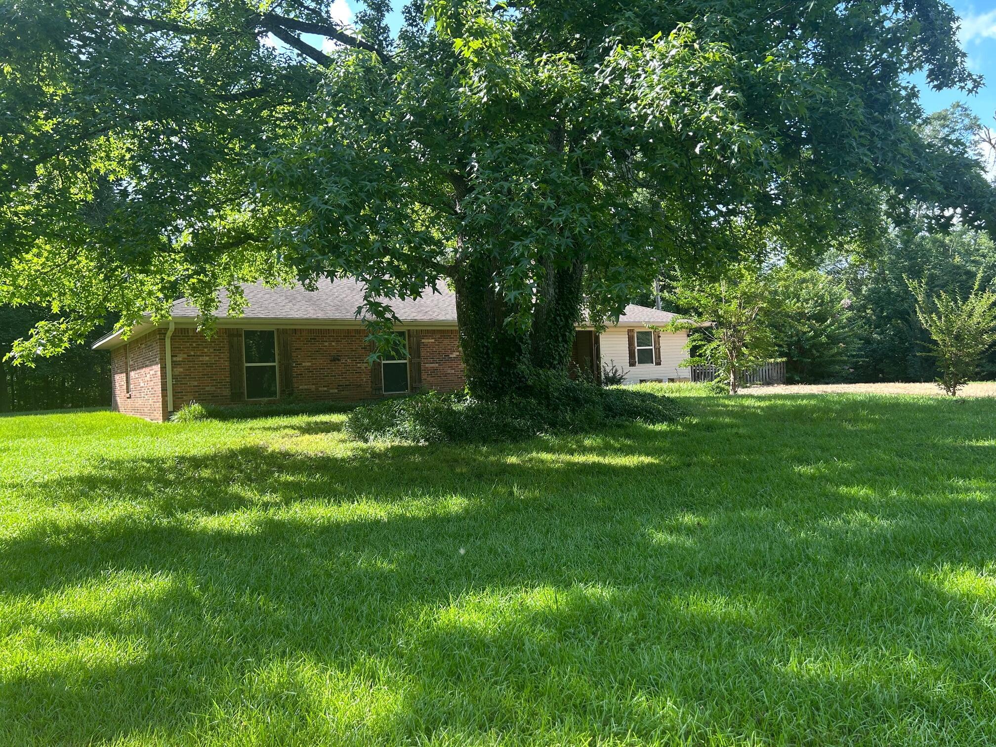 Property Photo:  2807 Sharp Rd  MS 39769 