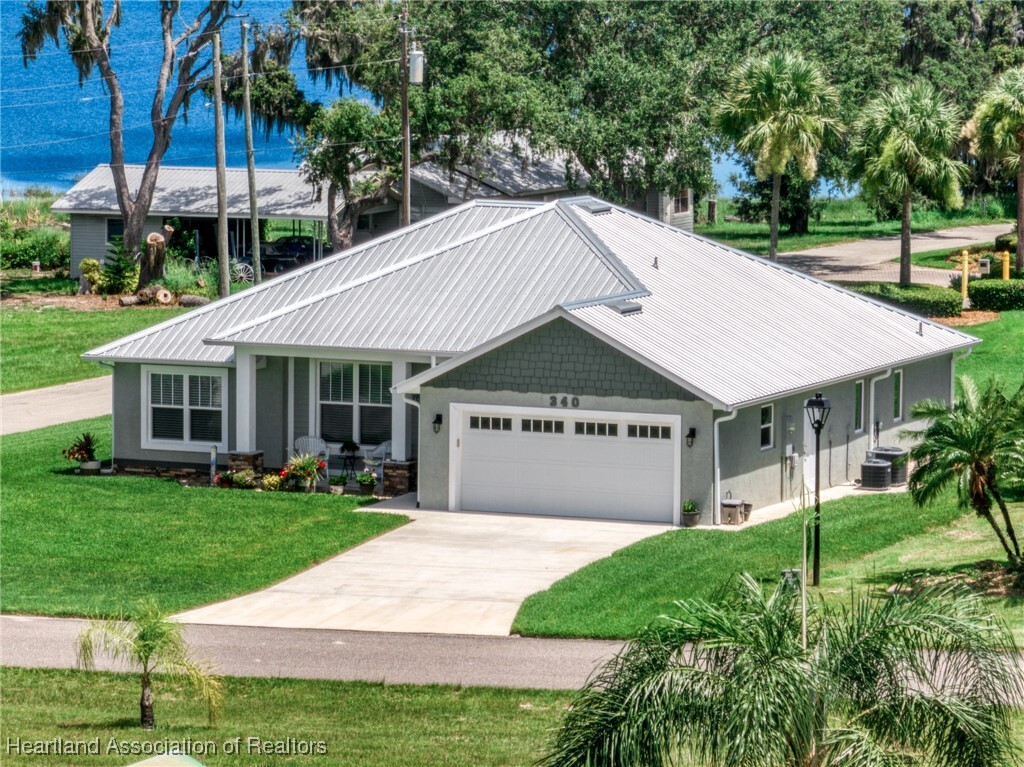 Property Photo: 340 W Peabody Circle FL 33825