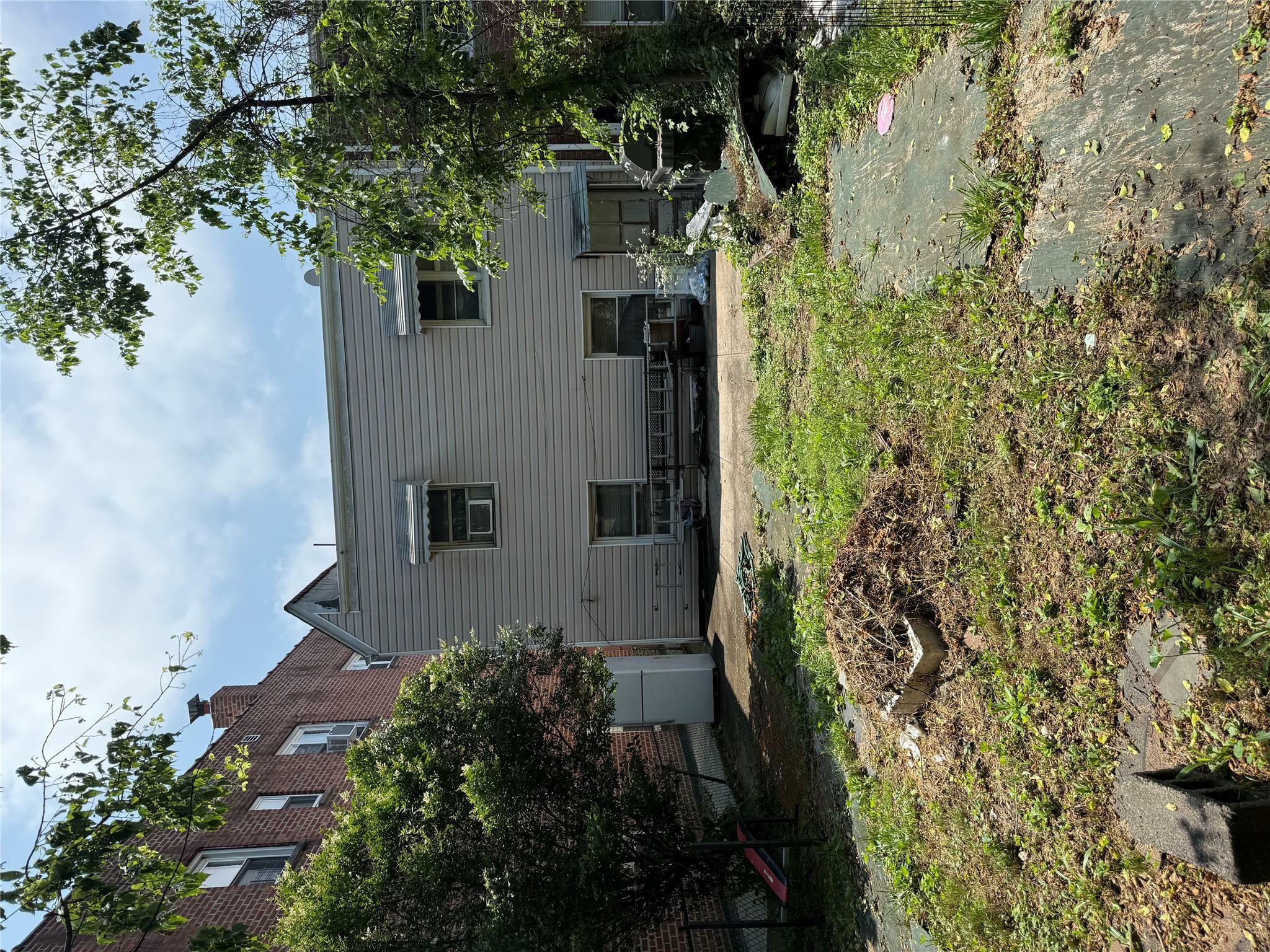 Property Photo:  2928 Fenton Avenue  NY 10469 