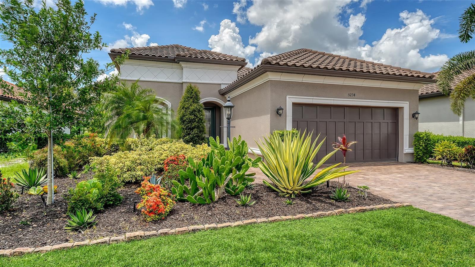 Property Photo: 5234 Napoli Run FL 34211