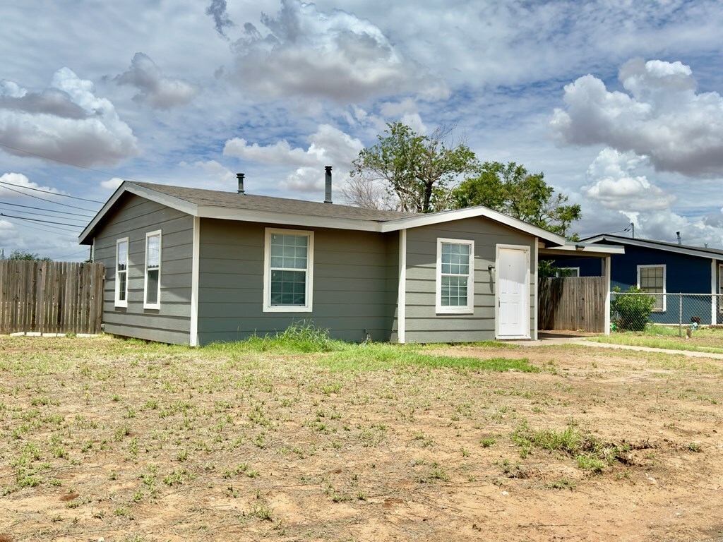 Property Photo: 506 Devonian Dr TX 79703