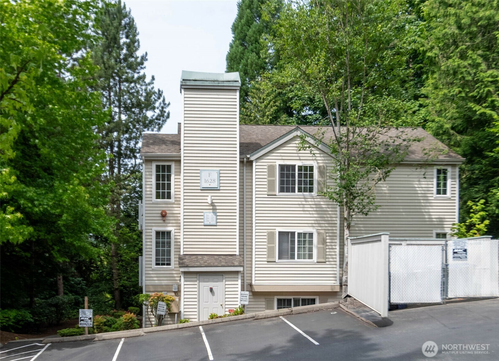 1628  118th Avenue SE F316  Bellevue WA 98005 photo