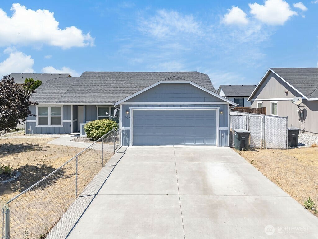 Property Photo: 522 N Mississippi Drive WA 98837