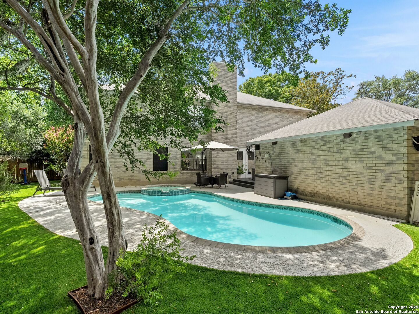 Property Photo: 16430 Bulverde Pt TX 78247