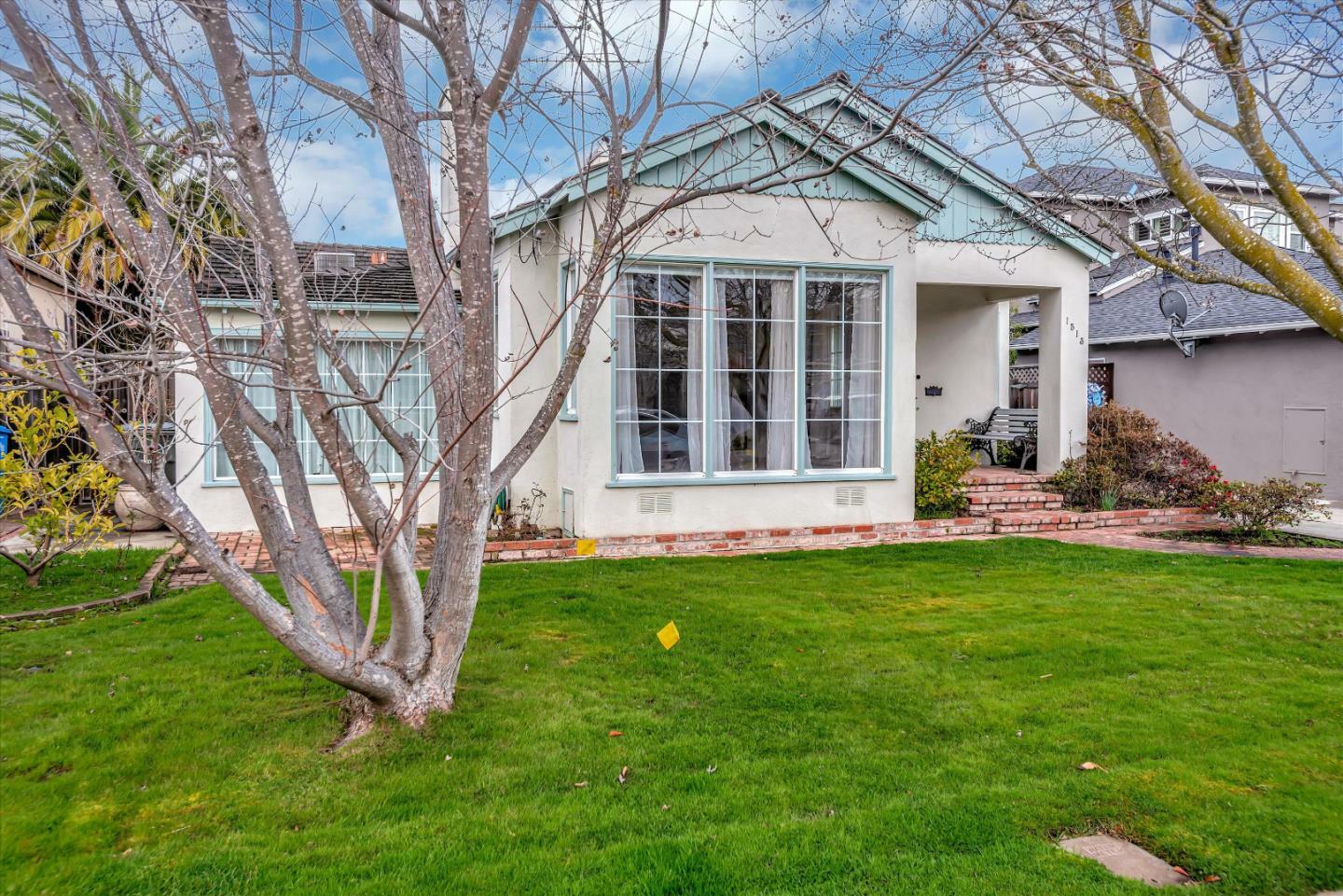 Property Photo:  1513 Kalmia Street  CA 94402 