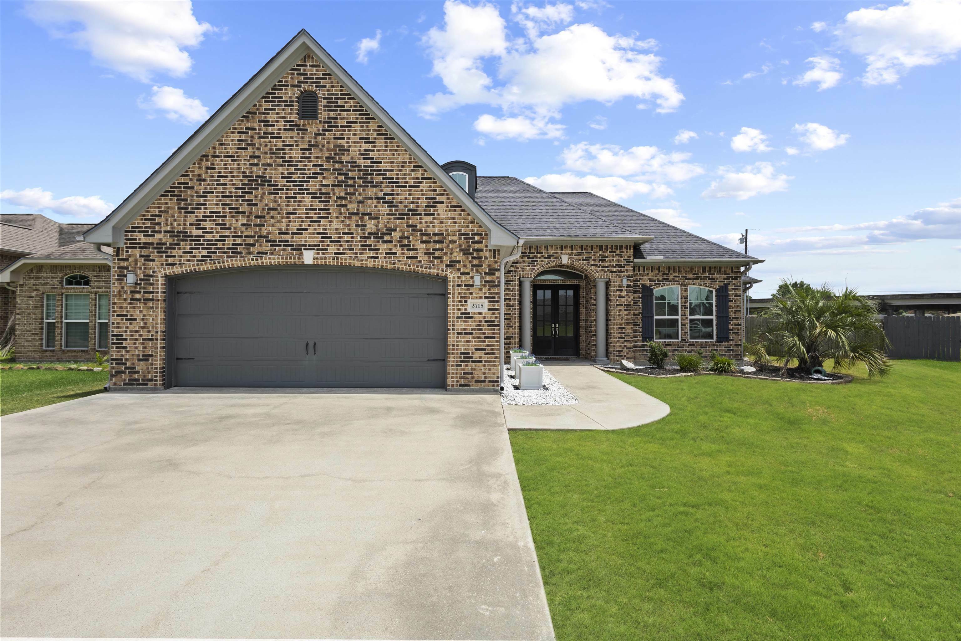Property Photo: 2715 Eastdale Dr. TX 77619