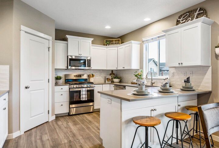Property Photo: 9003 N Hazelnut St 1/1 Timberline WA 99208
