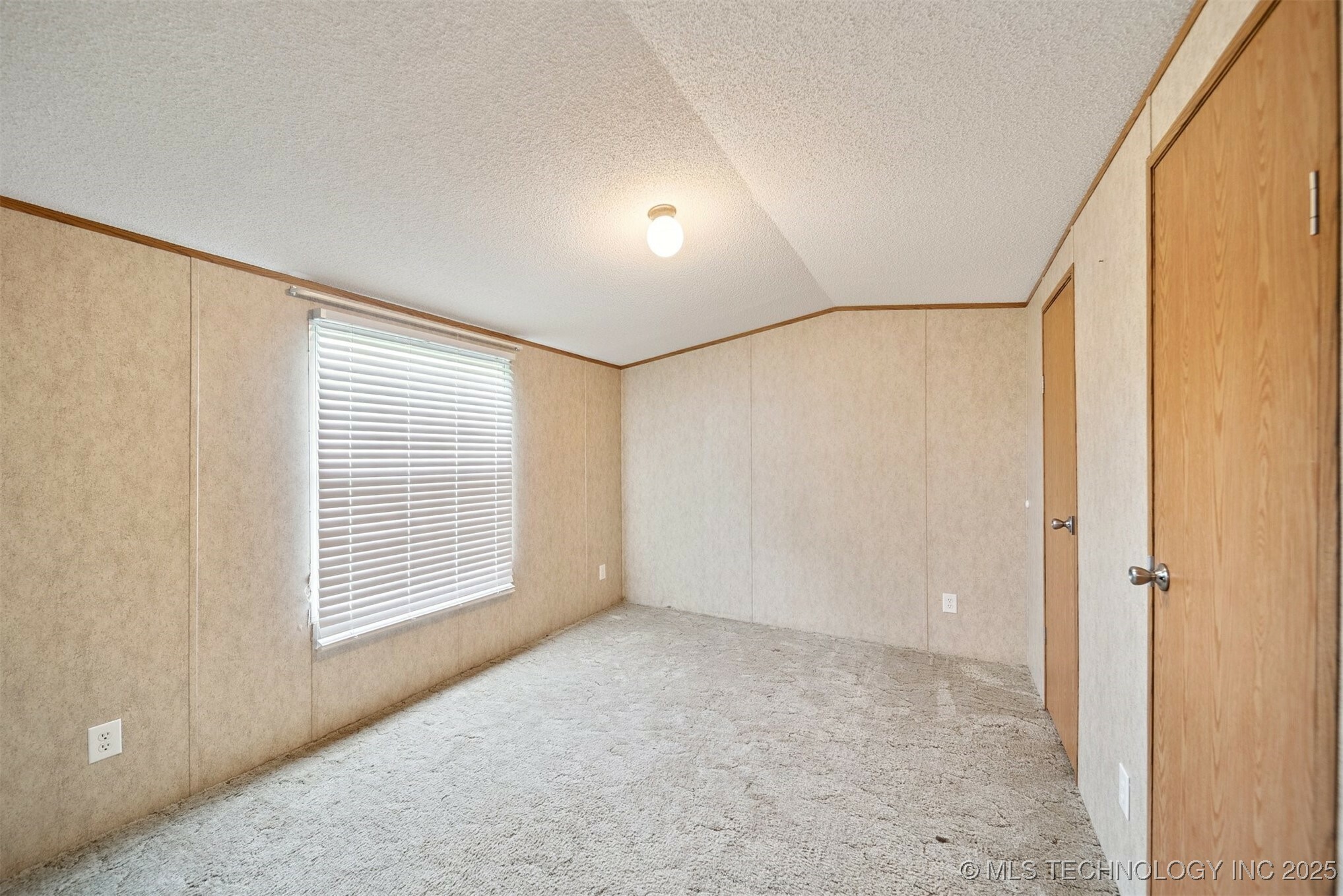 Property Photo: 2 E 1066 Road OK 74428