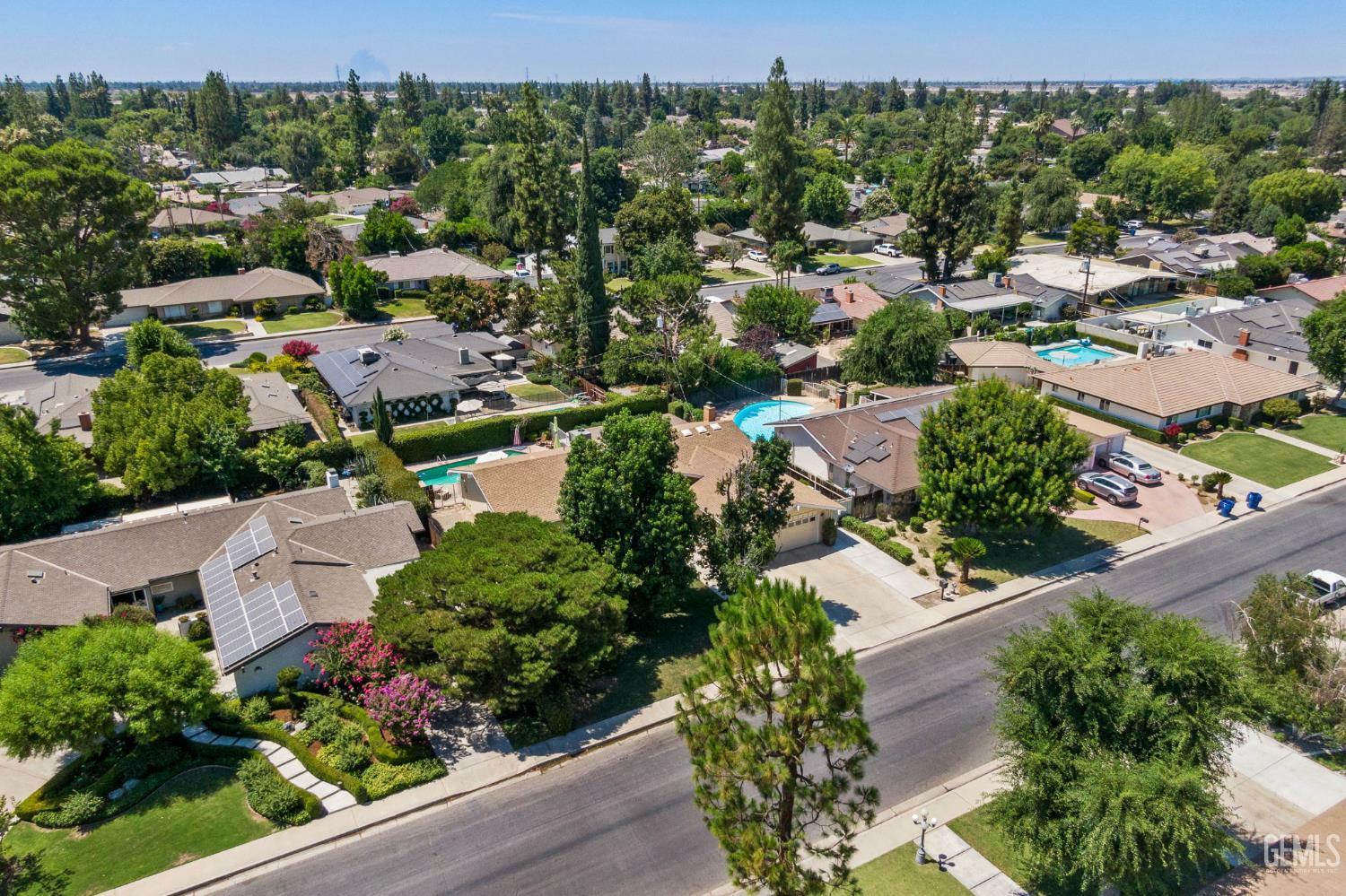 Property Photo: 601 Vista Verde Way CA 93309