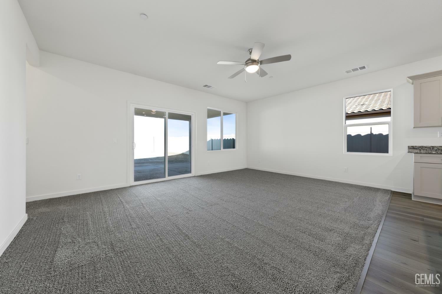 Property Photo: 7806 Grapefruit Drive CA 93313