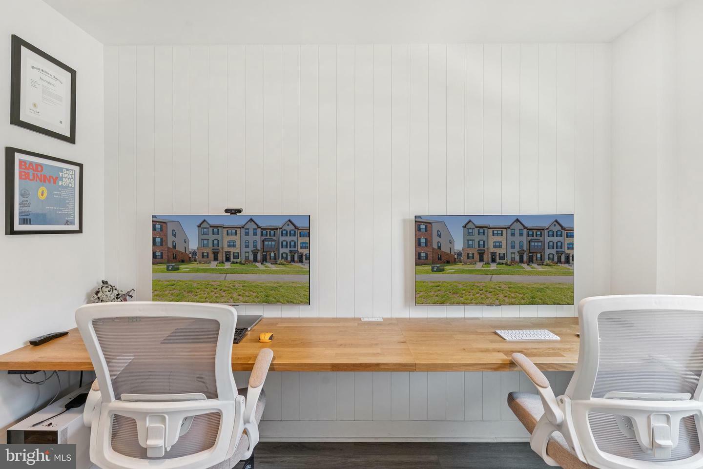 Property Photo: 14044 Sunrise Valley Drive VA 20171