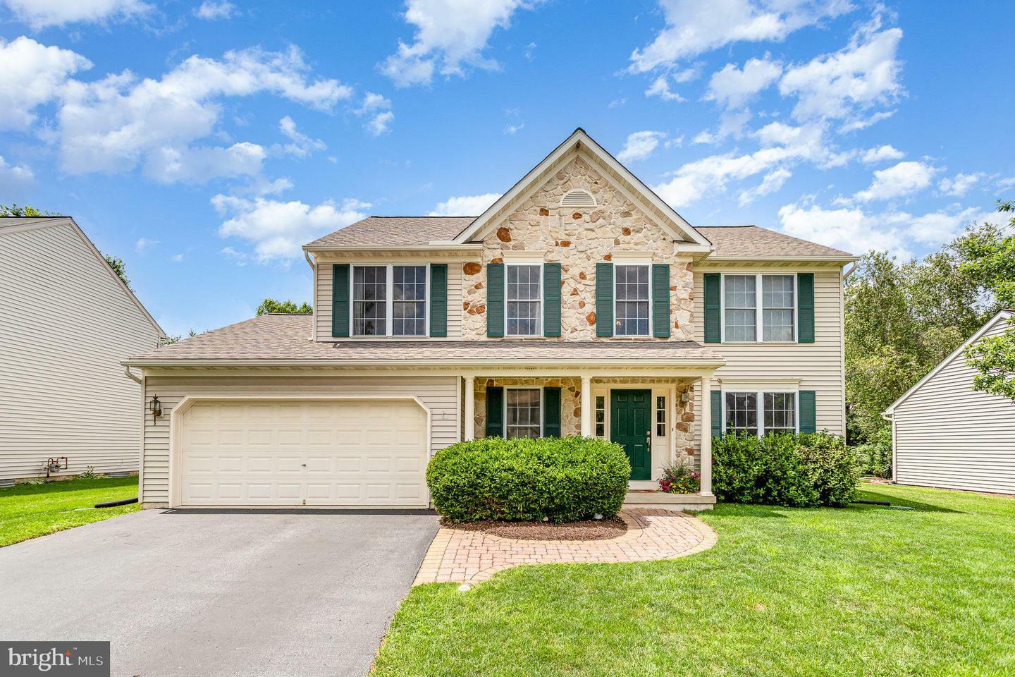 212 Deerfield Lane  Lititz PA 17543 photo