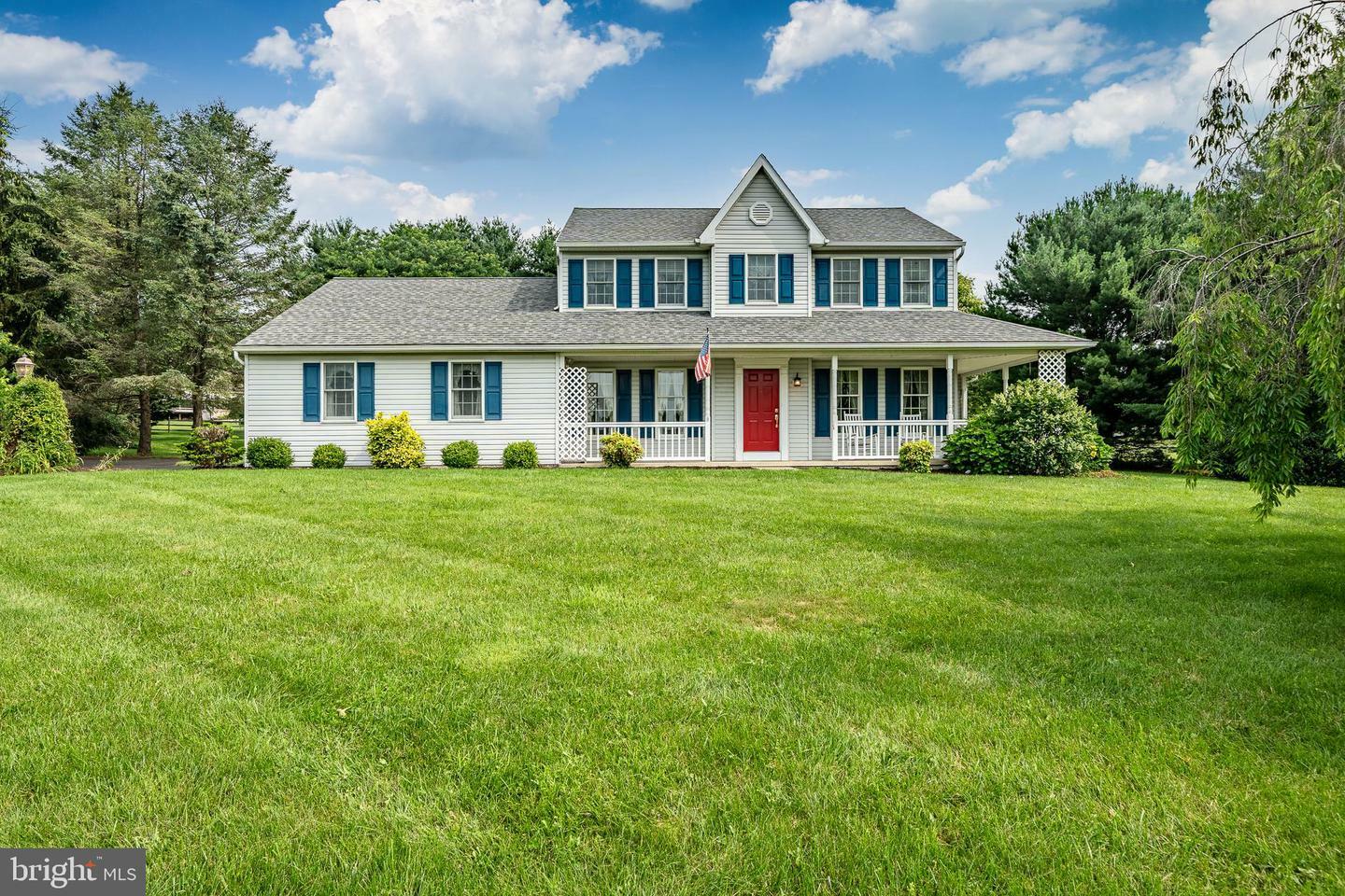 Property Photo: 5751 Kingsfield Drive PA 17555