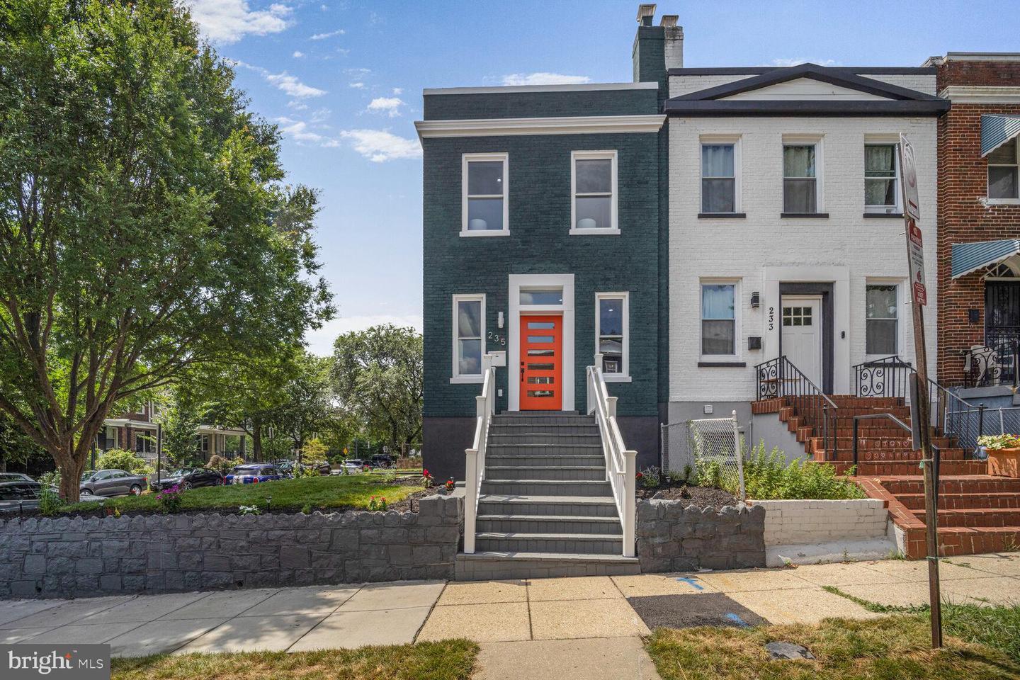 Property Photo: 235 Ascot Place NE DC 20002