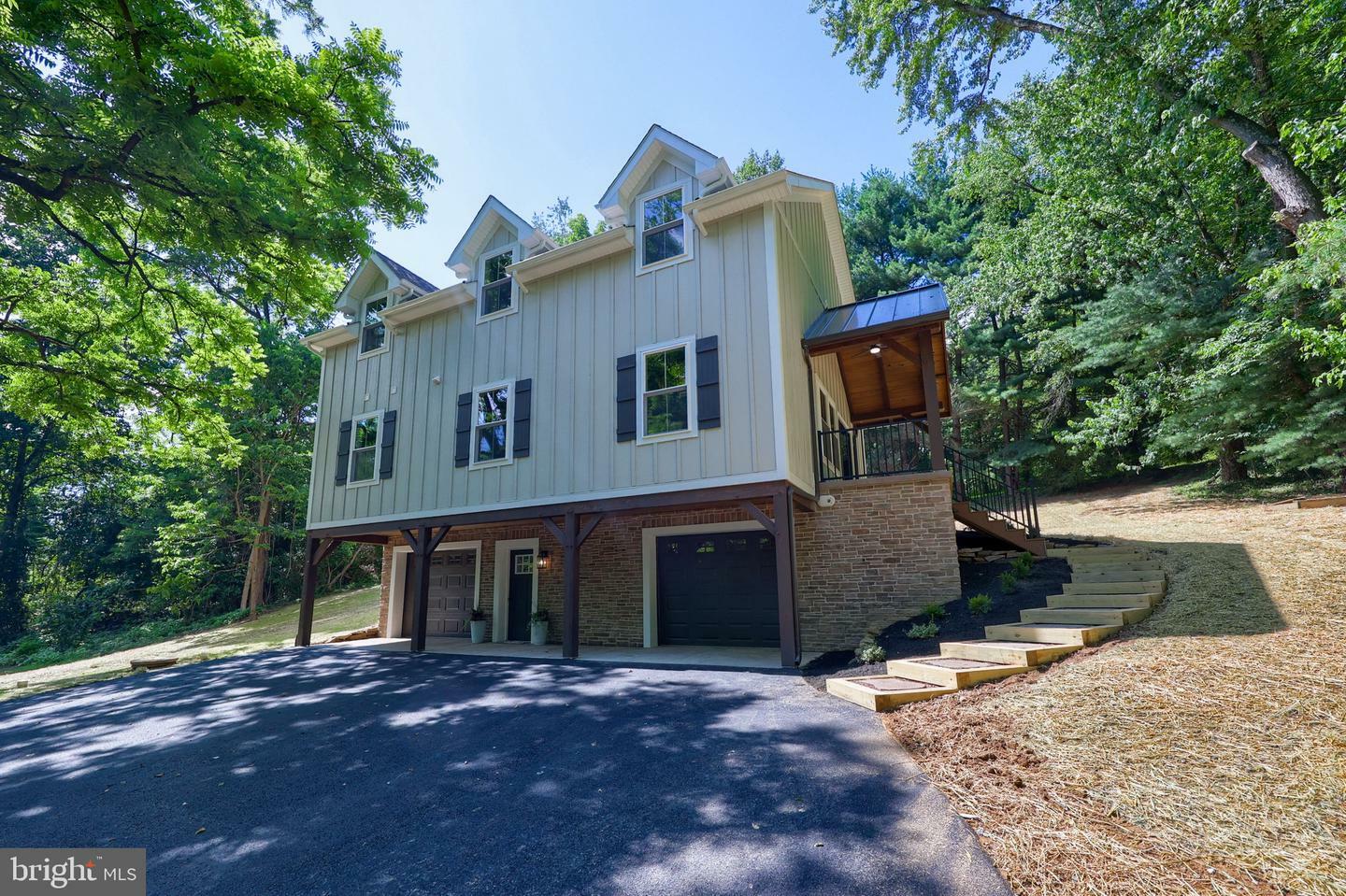 Property Photo: 1414 Amosite Road PA 17502