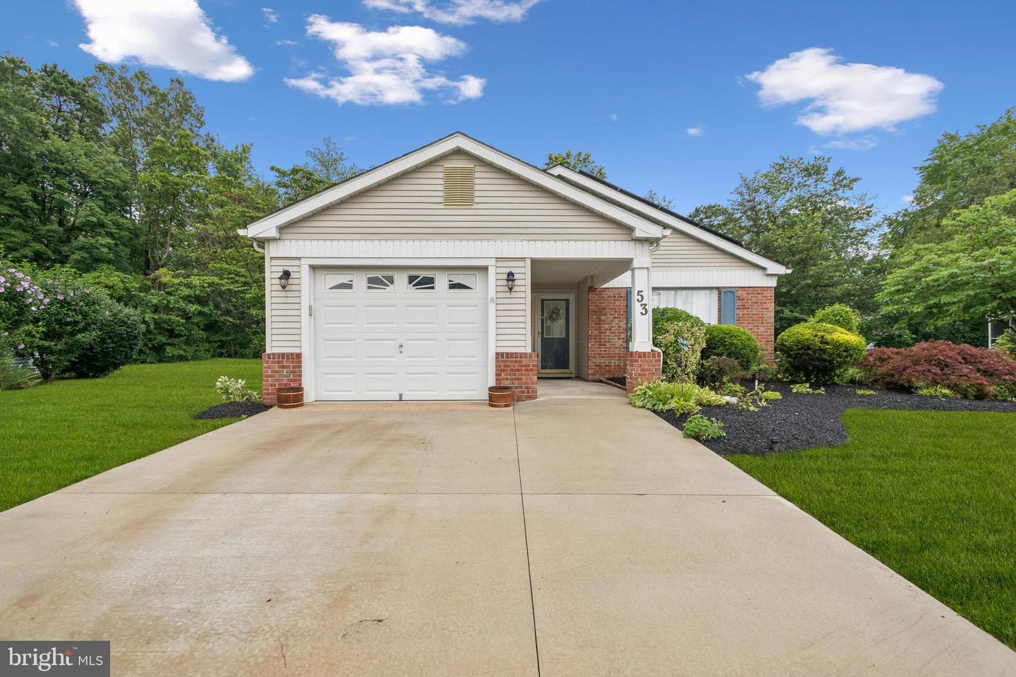 Property Photo:  53 Finchley Court  NJ 08088 
