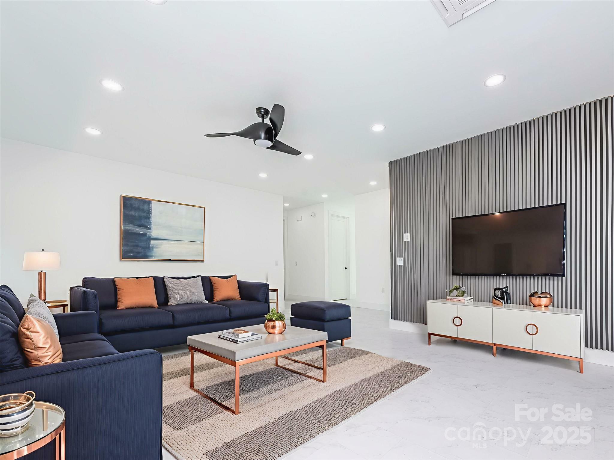 Property Photo: 6548 Emerald Isle Drive NC 28673