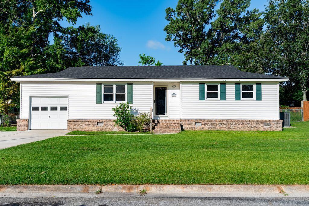 Property Photo: 102 Jackson Road SC 29456