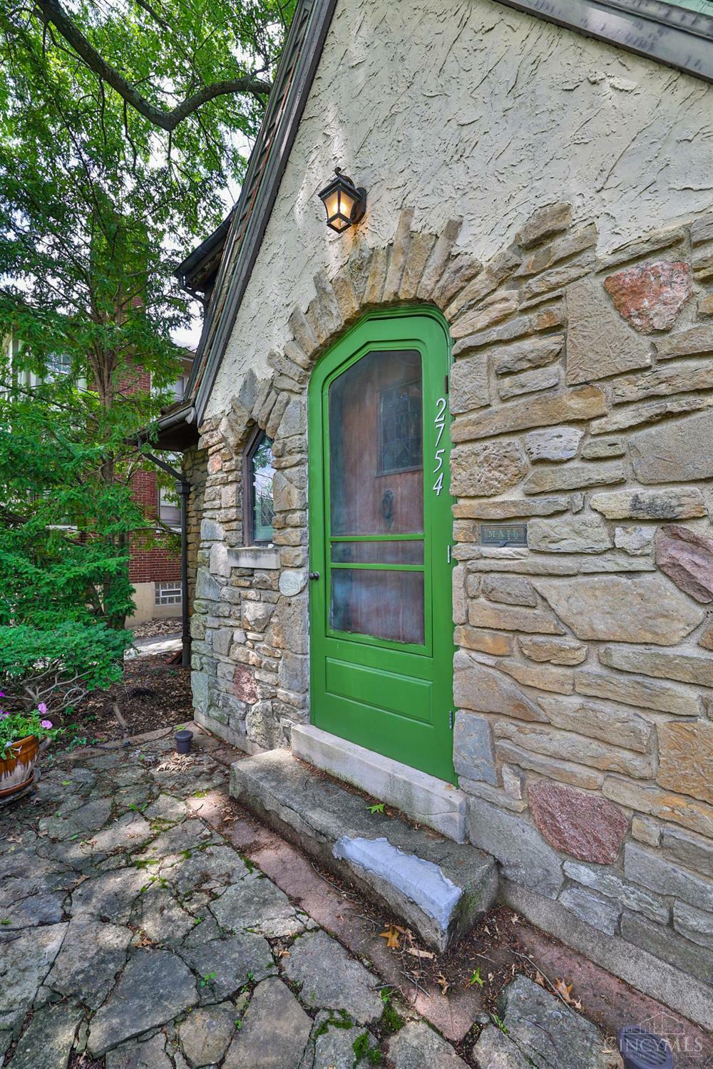 Property Photo: 2754 Powell Drive OH 45211