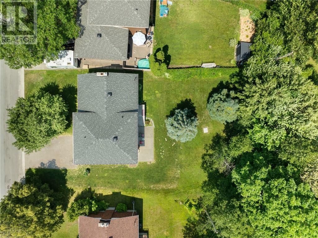 Property Photo: 1058 Beaumont Avenue ON P3A 3G6