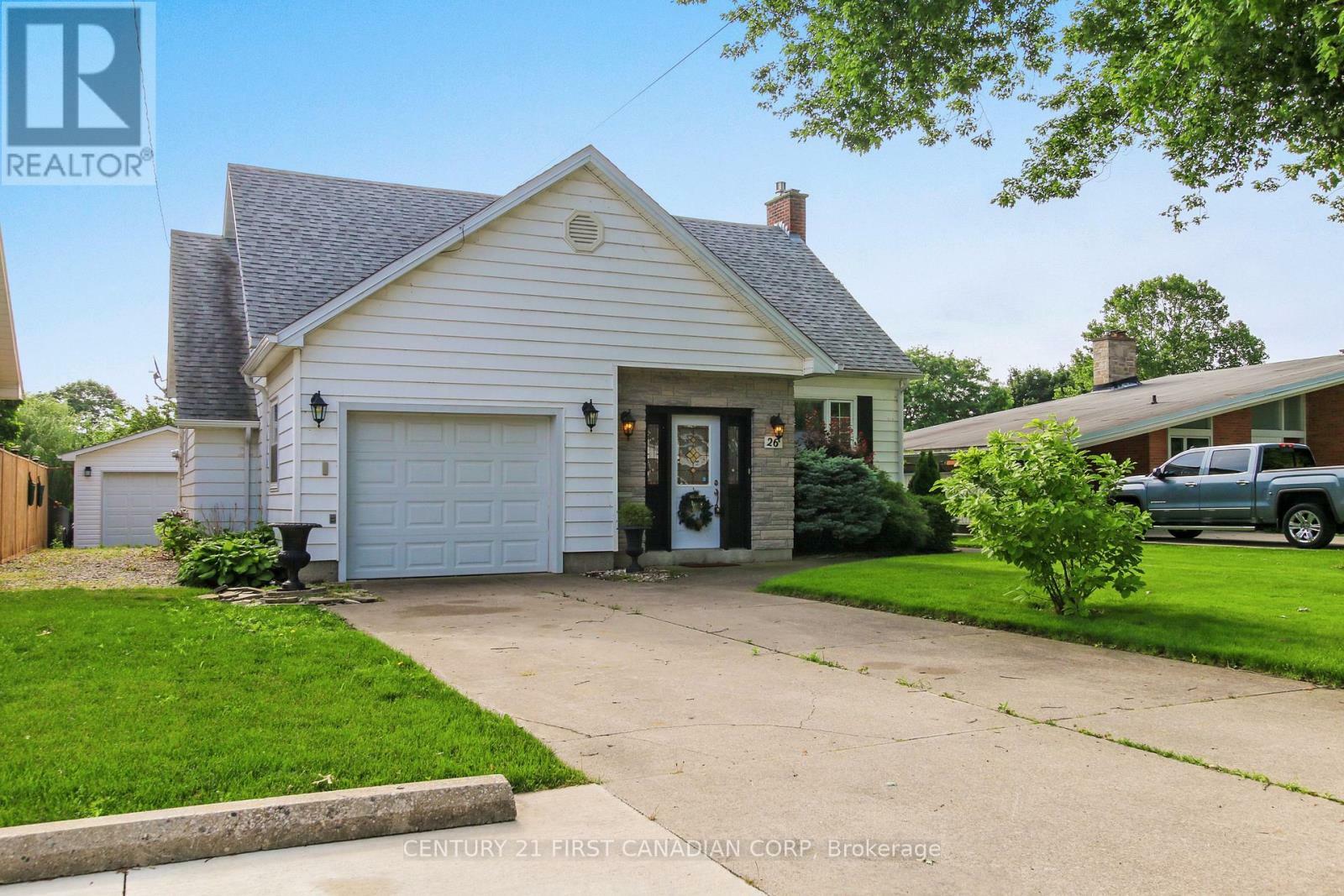 26 Grand Avenue  Chatham-Kent (Wallaceburg) ON N8A 4J9 photo