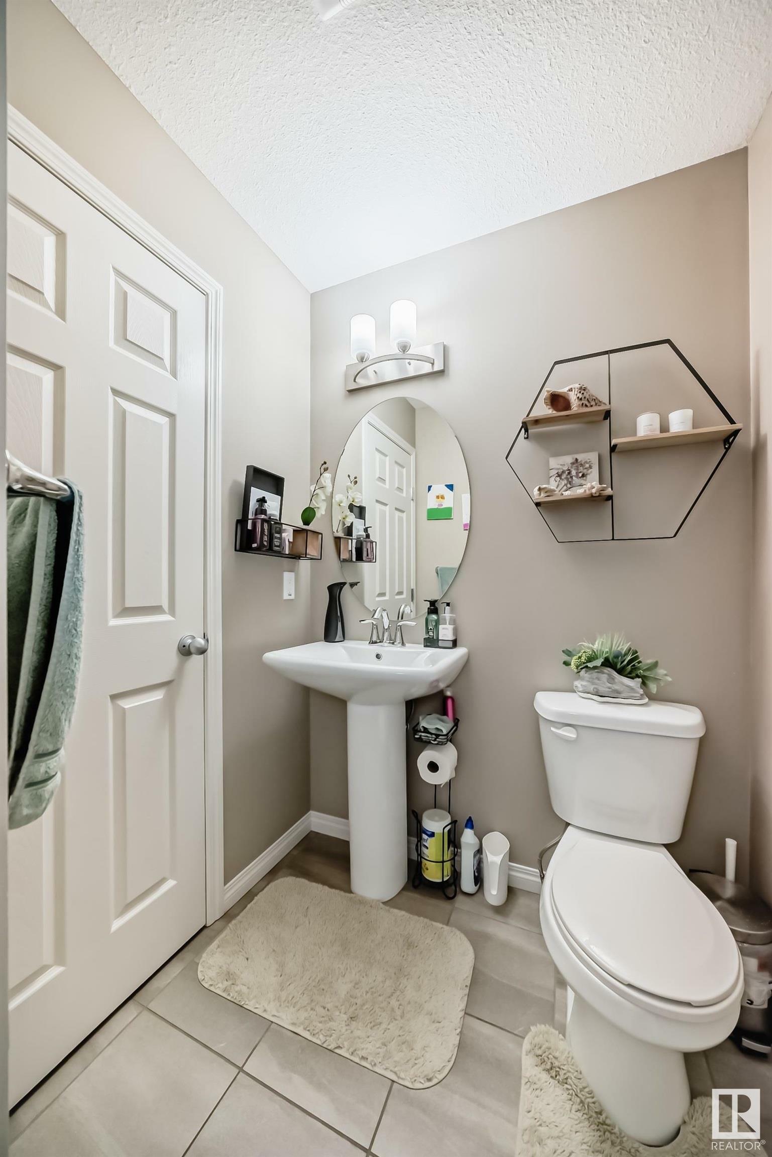 Property Photo: 5212 21 Avenue SW AB T6X 1V6